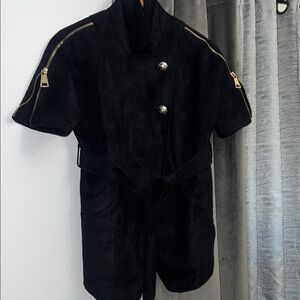 Women's Black Short Sleeve Jacket with Zipper Details